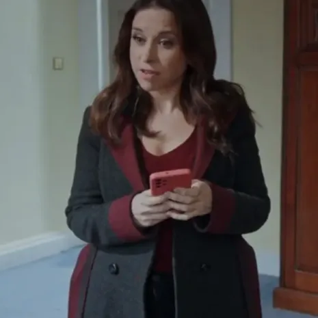 A Merry Scottish Christmas Lacey Chabert Trench Coat2 A Merry Scottish Christmas Lacey Chabert Trench Coat