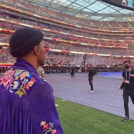 Anderson-Paak-Super-Bowl-LVI-Fringe-Jackets.jpg Anderson-Paak-Super-Bowl-LVI-Fringe-Jackets.jpg