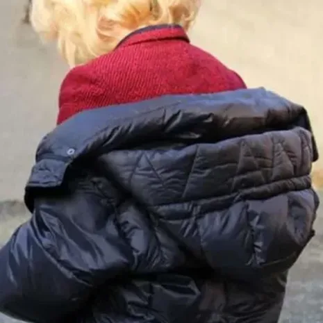 Anne-Hathaway-Eileen-Black-Puffer-Coat2.jpg Anne-Hathaway-Eileen-Black-Puffer-Coat2.jpg