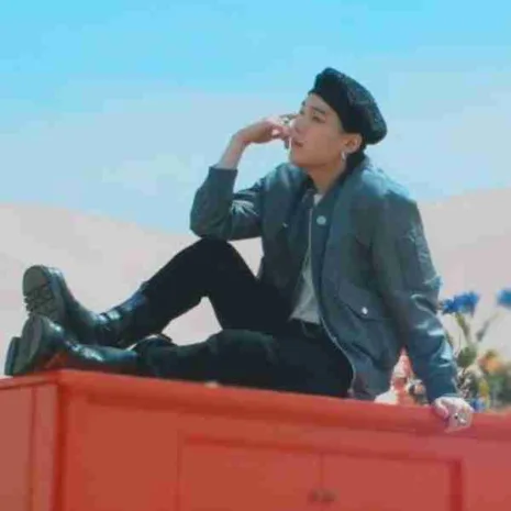 BTS-Yet-To-Come-2022-Min-Yoon-Gi-Bomber-Gray-Jacket.jpg BTS-Yet-To-Come-2022-Min-Yoon-Gi-Bomber-Gray-Jacket.jpg