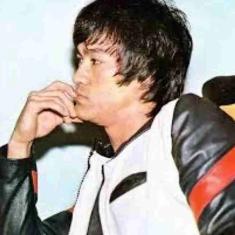 Bruce-Lee-Classic-Vintage-White-Jacket.jpg Bruce-Lee-Classic-Vintage-White-Jacket.jpg