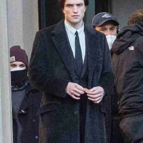 Bruce-Wayne-The-Batman-2022-Coat.jpg Bruce-Wayne-The-Batman-2022-Coat.jpg