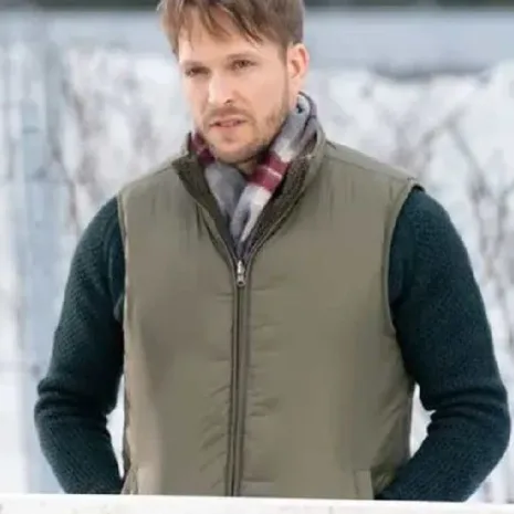 Christmas-on-the-Vine-Jon-Cor-Vest.jpg