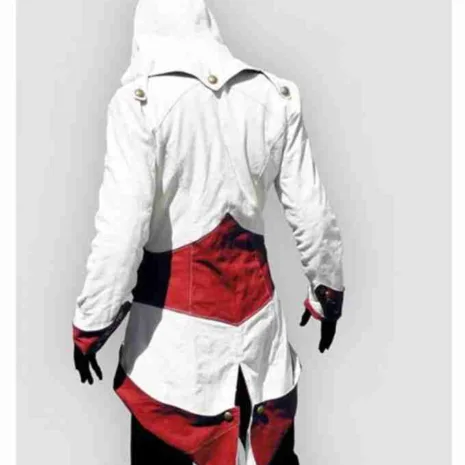 Connor-Kenway-Assassins-Creed-3-White-Tailcoat.jpg Connor-Kenway-Assassins-Creed-3-White-Tailcoat.jpg