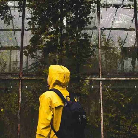 Dark-Jonas-Kahnwald-Yellow-Coats.jpg Dark-Jonas-Kahnwald-Yellow-Coats.jpg