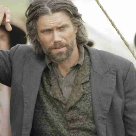Hell-On-Wheels-Cullen-Bohannon-Coat.jpg Hell-On-Wheels-Cullen-Bohannon-Coat.jpg