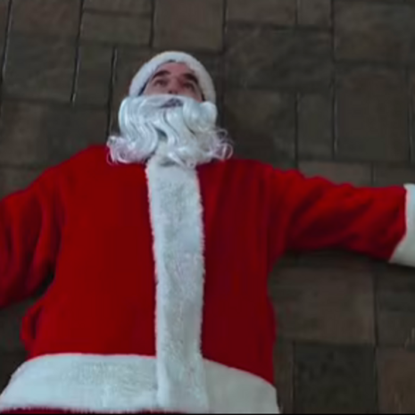 Home-sweet-home-alone-Rob-Delaney-red-santa-costumee.png Home-sweet-home-alone-Rob-Delaney-red-santa-costumee.png