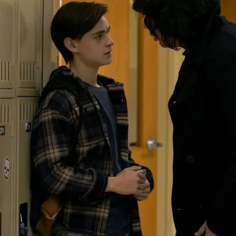 Jaeden-Martell-Phone-Checkered-Jacket.jpg Jaeden-Martell-Phone-Checkered-Jacket.jpg