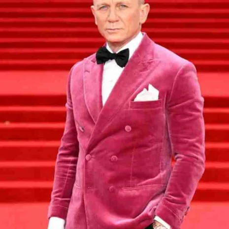 James-Bond-Premiere-Pink-Blazer.jpg