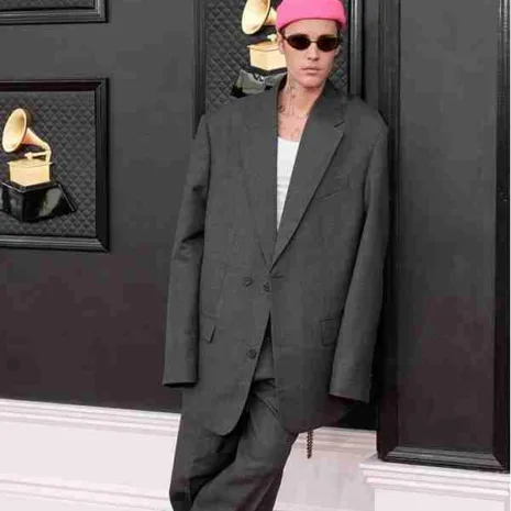 Justin-Bieber-Grammys-2022-Gray-Suit.jpeg Justin-Bieber-Grammys-2022-Gray-Suit.jpeg