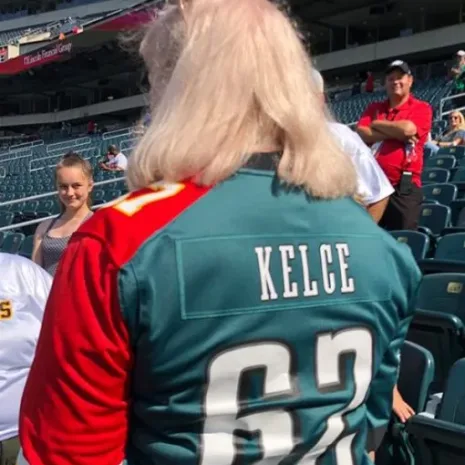 Kelce-Mom-Jersey2.jpg Kelce-Mom-Jersey2.jpg