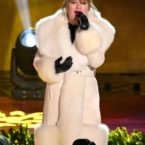 Kelly-Clarkson-Rockefeller-Center-Christmas-Tree-Coat1.jpg Kelly-Clarkson-Rockefeller-Center-Christmas-Tree-Coat1.jpg