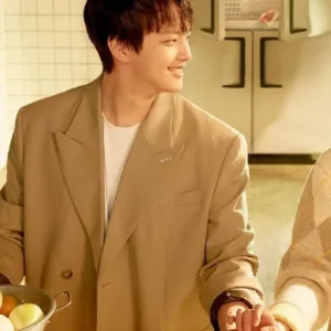 Link Eat, Love, Kill (2022) Beige Coat