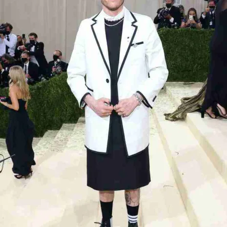 Met-Gala-Pete-Davidson-White-Coat.jpg Met-Gala-Pete-Davidson-White-Coat.jpg