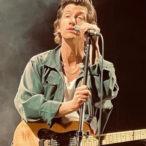 Primavera-Sound-La-2022-Alex-Turner-Green-Jacket.jpg