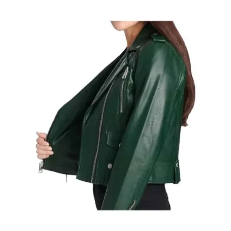 RIHANNA-GREEN-JACKET-Side-pose.jpg RIHANNA-GREEN-JACKET-Side-pose.jpg