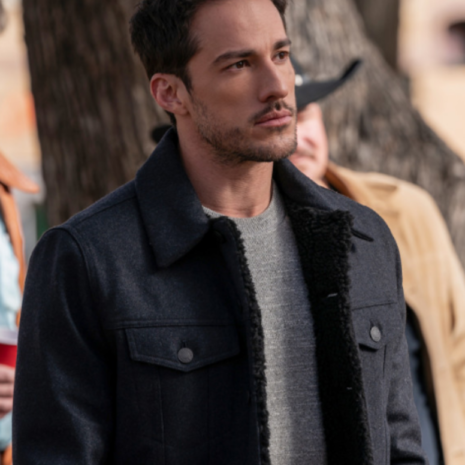 Roswell-New-Mexico-Michael-Trevino-Black-Jacket.png