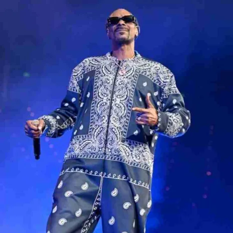 Snoop-Dogg-Super-Bowl-Bandana-Cotton-Tracksuit.jpg Snoop-Dogg-Super-Bowl-Bandana-Cotton-Tracksuit.jpg