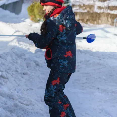 Snow-Day-2022-Michaela-Russell-Tracksuit3.webp Snow-Day-2022-Michaela-Russell-Tracksuit3.webp