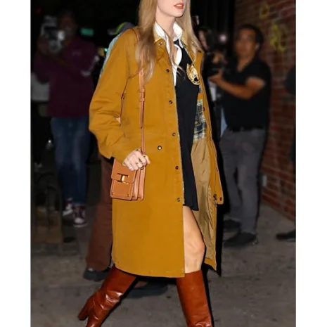 TAYLOR-SWIFT-MUSTARD-COAT1.webp TAYLOR-SWIFT-MUSTARD-COAT1.webp