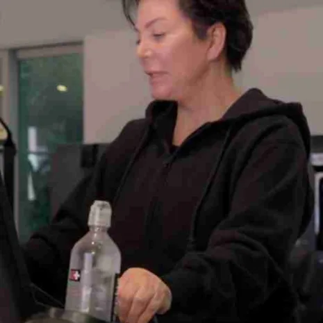 The-Kardashians-2022-Kris-Jenner-Hoodie.jpg The-Kardashians-2022-Kris-Jenner-Hoodie.jpg