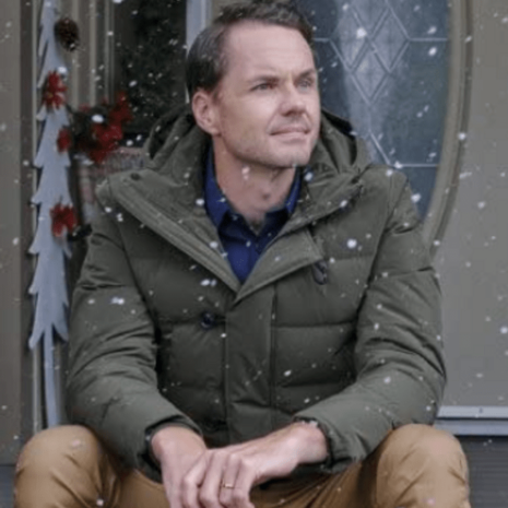 The-Santa-Stakeout-Paul-Campbell-Green-Jacket.png