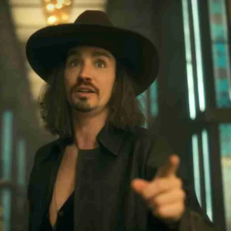 The-Umbrella-Academy-S03-Robert-Sheehan-Black-Coat.jpg The-Umbrella-Academy-S03-Robert-Sheehan-Black-Coat.jpg