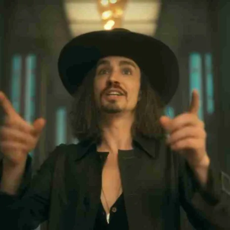 The-Umbrella-Academy-S03-Robert-Sheehan-Black-Coats.jpg The-Umbrella-Academy-S03-Robert-Sheehan-Black-Coats.jpg