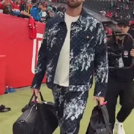 Travis-Kelce-Louis-Vuitton-Blue-Slashed-Floral-Print-Denim-Jacket1.jpg Travis-Kelce-Louis-Vuitton-Blue-Slashed-Floral-Print-Denim-Jacket1.jpg