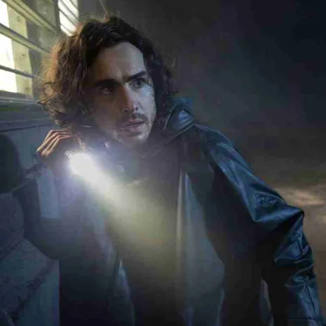 Y-The-Last-Man-2021-Ben-Schnetzer-Black-Coat-1.jpg Y-The-Last-Man-2021-Ben-Schnetzer-Black-Coat-1.jpg