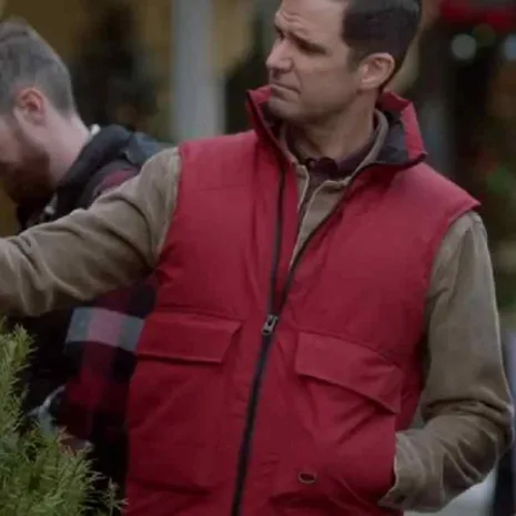 blake-long-lost-christmas-2022-red-vest.jpg blake-long-lost-christmas-2022-red-vest.jpg